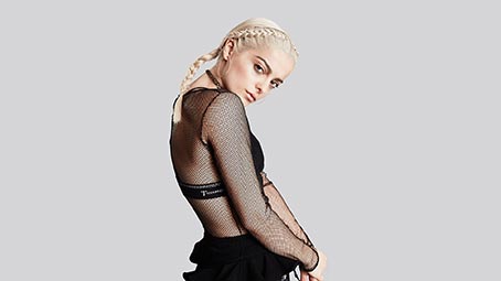 rexha-background